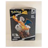 NEW POKÉMON LIGHT FX CHARIZARD DELUXE FIGURE