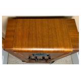 Montgomery Ward & Co. Airline Superheterodyne Radio Model 62-311