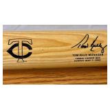 Louisville Slugger Minnesota Twins Manager Tom Kelly 1000th Career Win Autographed Baseball Bat in Wooden Display Case