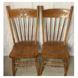 Set of 4 Pressback Oak Dining Chairs with Turned Spindles