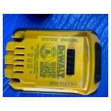 Dewalt - 2-6AH FLEXVOLT 2025 date codes , take charge. Appear lightly used w/ New Bag and new charger