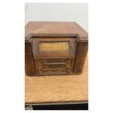 Lot of 2 Vintage Wooden Tube Radios and Turntable Console