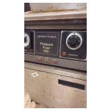 Henny Penny Model 600 Commercial Pressure Fryer Nat Gas