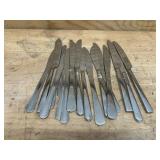 Assorted kitchenware AND Cuisinart Grilling Skillet