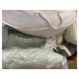 Pallet of Off Brand Bedding Returns, 25 Plus Items
