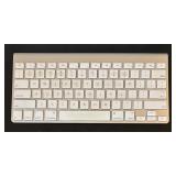 O - Apple Wireless Keyboard