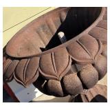FY - Large Cast Iron Outdoor Planter with Decorative Leaf Design