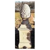 SY - Resin Pineapple Yard Finial with Base