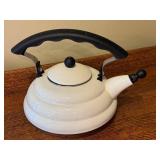 K - Le Creuset White Enamel 2.1 Quart Whistling Tea Kettle