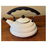 K - Le Creuset White Enamel 2.1 Quart Whistling Tea Kettle