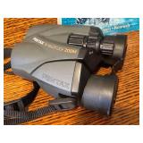 LR - Pentax 8-16x21 UCF Zoom Binoculars with Case and Birds of Minnesota and Wisconsin Book