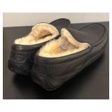 O - Ugg Ascot Sheepskin Slippers Black Size 11