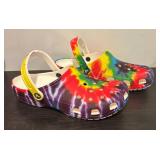 LL  - 2 Pairs of Crocs Tie-Dye and Yellow Clogs Size 11