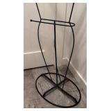 LL  - Marvelous Metal Butler / Valet Stand