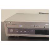 LL  - Sony DVD/VHS Player Combo Model: SLV-D100