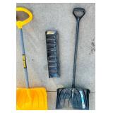 SY - Collection of 6 Snow Shovels Assorted Styles and Sizes