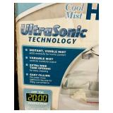 MB - Set of 2 Ultrasonic Humidifiers - Walgreens Cool Mist and Comfort Zone Portable