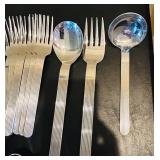 K - Large Stainless Steel Flatware Set with Organizer Tray