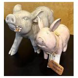 K - Set of 2 Vintage-Style Pig Figurines Decorative Farmhouse Decor