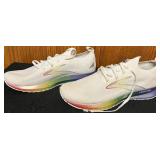 BR - Pair of Brooks Levitate Men