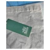 Wild Fable Mid-rise cargo pants with a 31.5-inch inseam. - Size Small