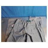 Wild Fable Mid-rise cargo pants with a 31.5-inch inseam. - Size Small