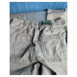 Wild Fable Mid-rise cargo pants with a 31.5-inch inseam. - Size Small