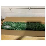 BreeBe - Artificial Xmas Tree with Warm White Lights  Pre-Lit Holiday Decoration - Green