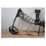 Mission by Mathews Switch RH Compound Bow - Tru Glo Sight, Containment Rest