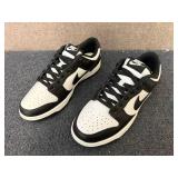 Nike Dunk Lows - Womens 8.5 Mens 7