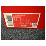 Nike Dunk Lows - Womens 8.5 Mens 7