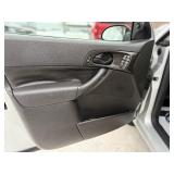 2007 FORD FOCUS ZX5 SE *No Accidents* (NO RESERVE)