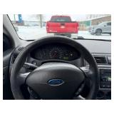 2007 FORD FOCUS ZX5 SE *No Accidents* (NO RESERVE)
