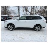 2014 MITSUBISHI OUTLANDER SE *All Wheel Drive | 2 Owners | No Accidents* (NO RESERVE)