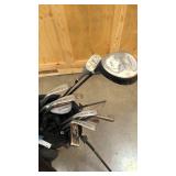 Callaway Golf bag with right handed clubs and drivers