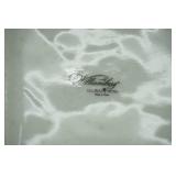 Williamsburg Global Views Beaufort Flame Bottle-White Urn 12" tall