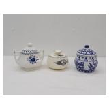 Adams England Ironstone Sugar Bowl, Blue & White Asian Inspired Round Candy Dish, Vintage Homer Laughlin Sugar in the "Lotus Hair" Pattern