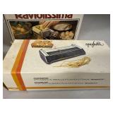 Marcato Atlas Pasta Maker with Raviolissima and Spaghetti Attachments