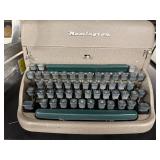 Vintage Remington Manual Typewriter