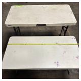 2 Folding Tables