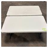 2 Folding Tables