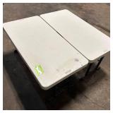 2 Folding Tables