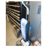 Hoover One power cordless vacuum with 2 good batteries & charger. Looks new but wont power up. As shown.