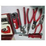 Flaring tool in metal case, channel...