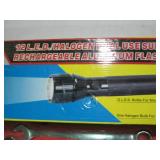 12 LED/Halogen rechargeable flashli...