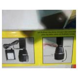 12 LED/Halogen rechargeable flashli...