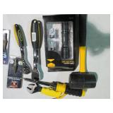 800 lumen Cree LED flashlight, inte...