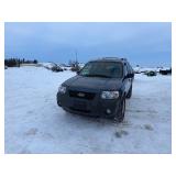 2005 Ford Escape 4WD only 97,164 miles!