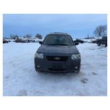 2005 Ford Escape 4WD only 97,164 miles!