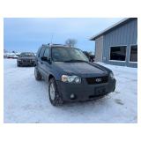 2005 Ford Escape 4WD only 97,164 miles!